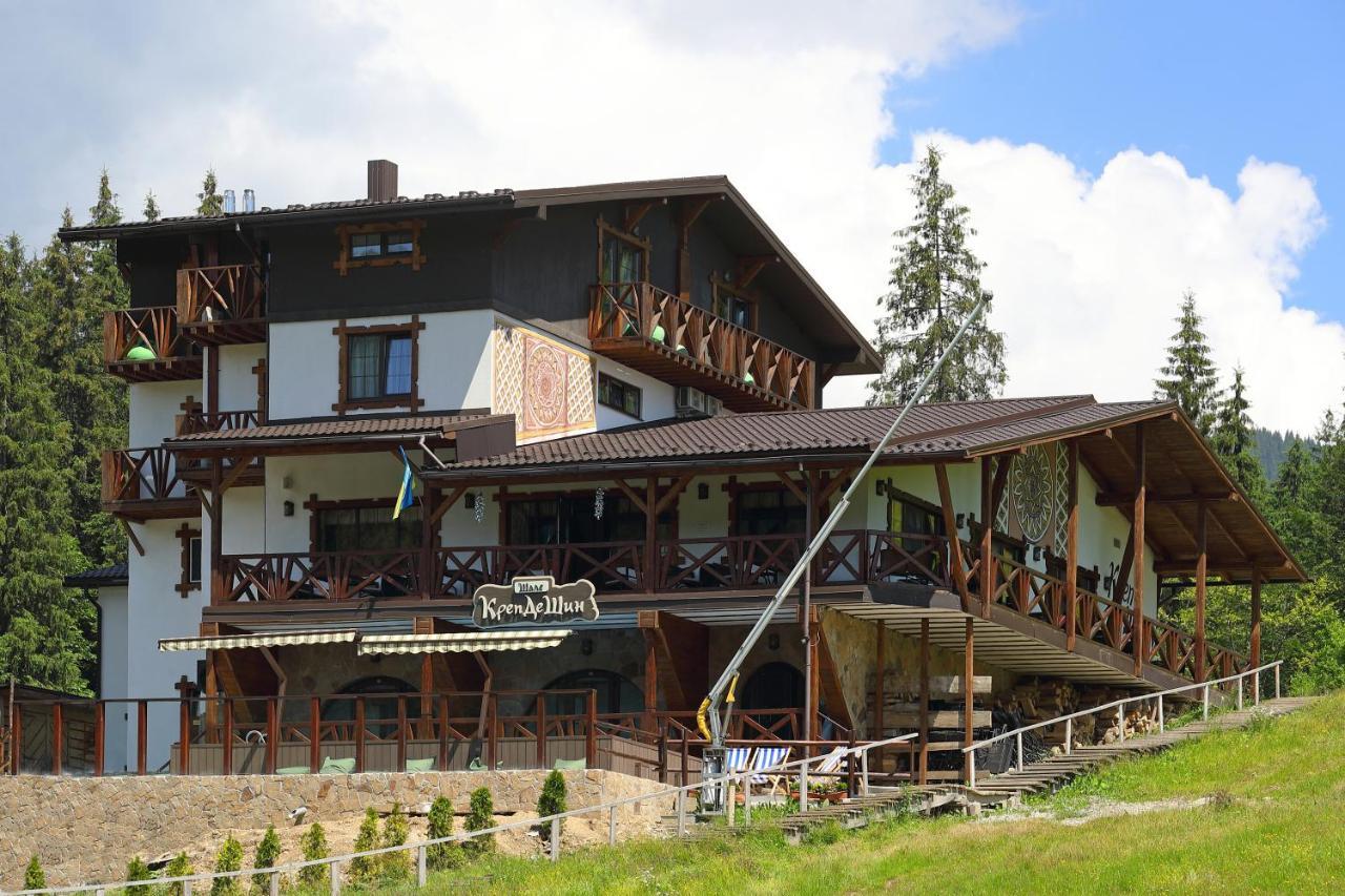 Chalet CrepDeChine Hotel Boekovel Buitenkant foto
